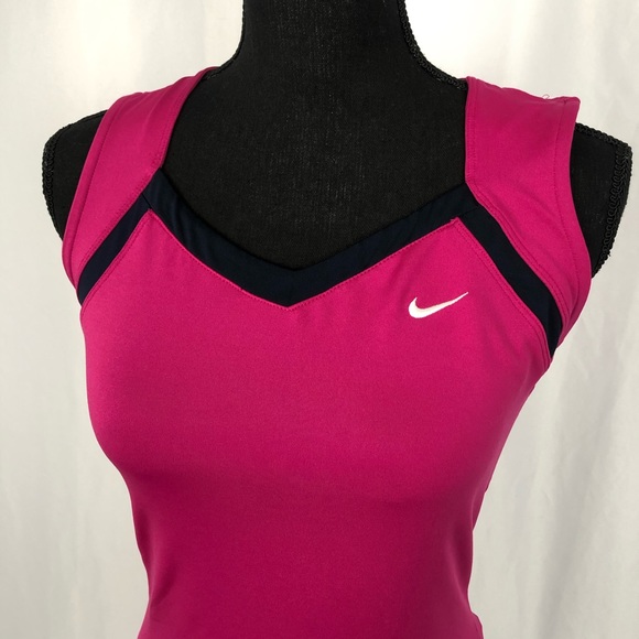 NIKE sleeveless workout top - Picture 2 of 6
